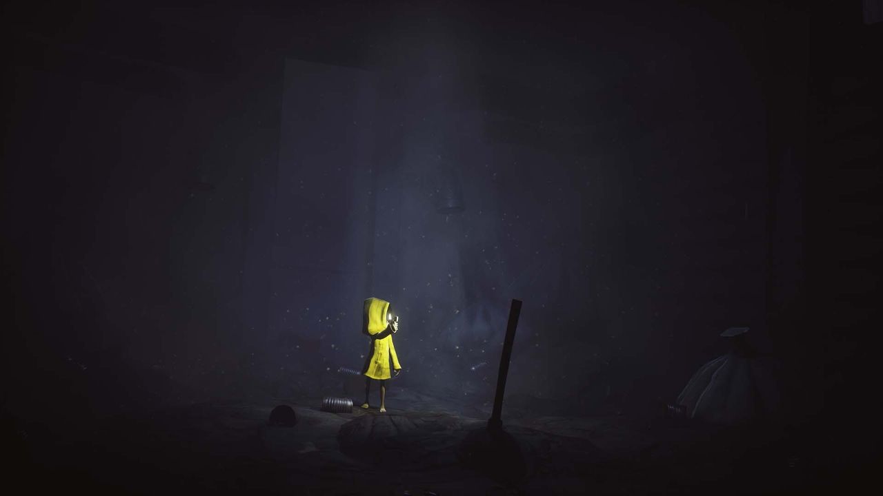 Little Nightmares: Six in her yellow raincoat